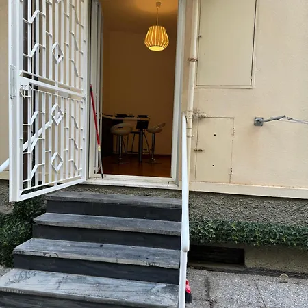 Mare Con Giardino Genua