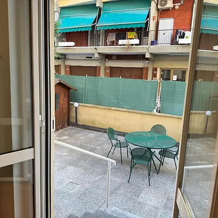 Mare Con Giardino Apartment