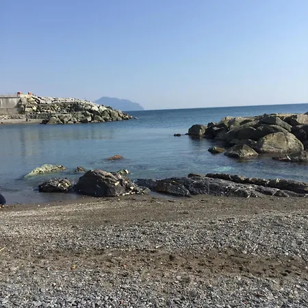 Apartament Mare Con Giardino *