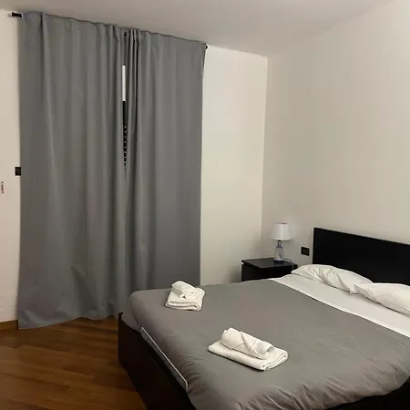 Apartament Mare Con Giardino *